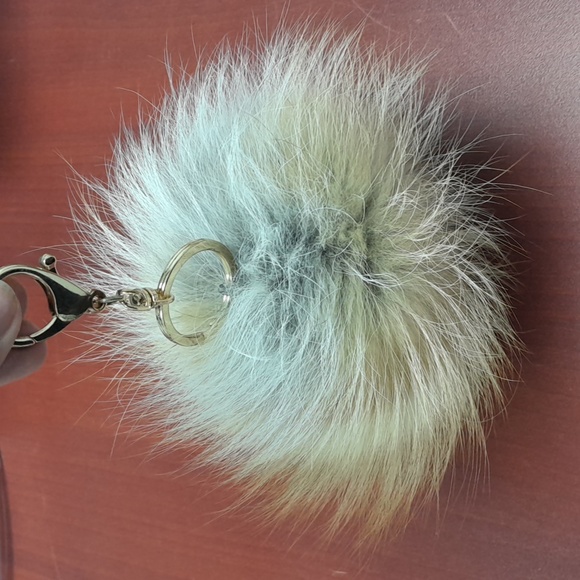 Handmande Fur pompom Key Holder - Picture 3 of 4